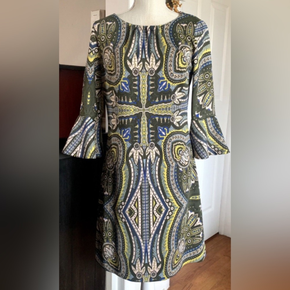 NEW YORK & COMPANY BELL SLEEVE GREEN BLUE & YELLOW ABSTRACT PRINT DRESS SZ SMALL